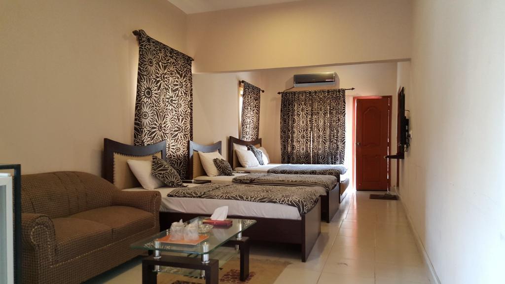 Royal Inn Hotel Karachi Exterior foto